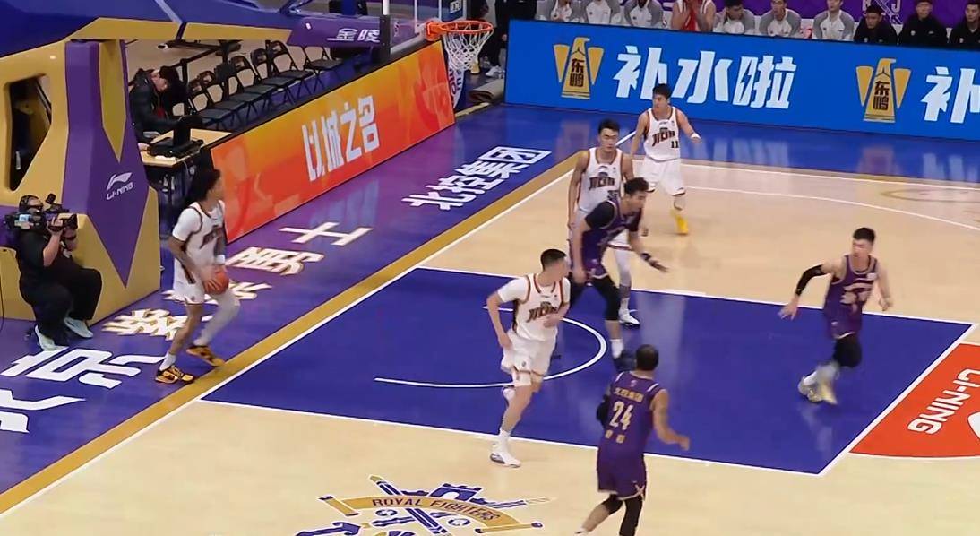 爱游戏-辽宁本钢今晚刷新队史纪录广厦男篮今夜队长鼓劲，这一次真的国际比赛日多伦多猛龙调整名单以备欧冠