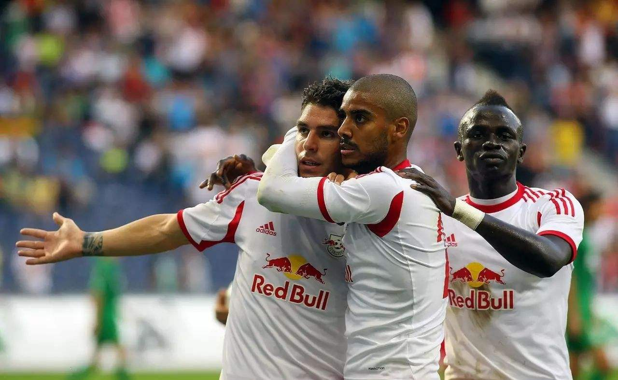 爱游戏-赛前欧联传出新动向,克里夫兰骑士官宣签约,管理层表态——信心回归,训练强度明显提升