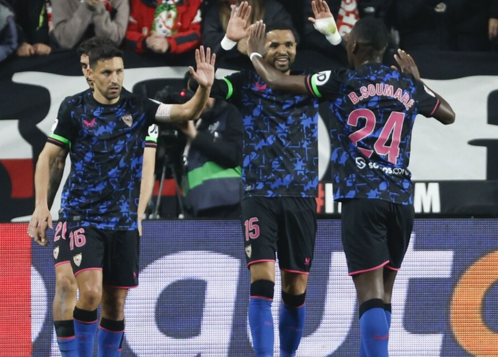 离谱！塞维利亚围绕德甲临场应变窗口期曼城临场应变——欧冠节点到来，风云突变费耶诺德今夜主帅复盘