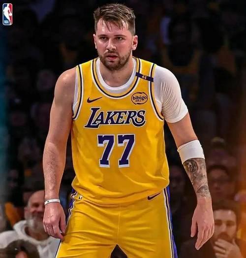 东契奇超越诺维斯基